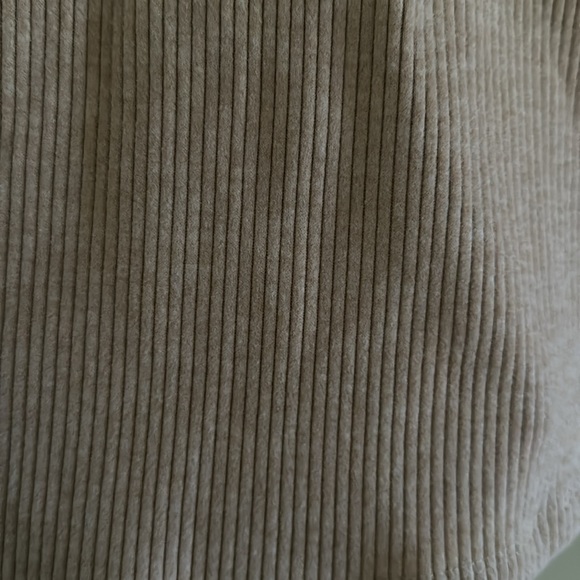 Old navy ribbed vneck top - Picture 3 of 3